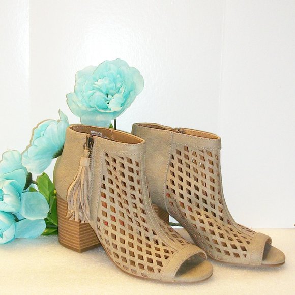 Jellypop | Shoes | Jellypop 6m Sand Color Laser Cut Booties Nwot ...